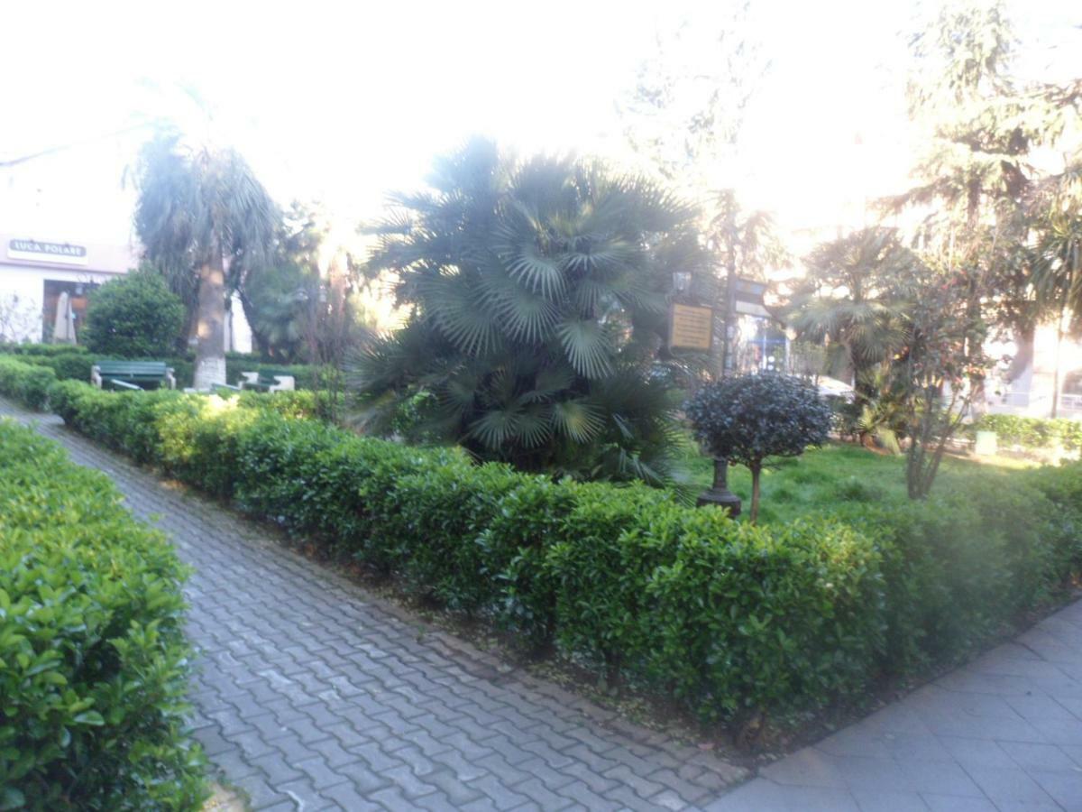 Apartment Zurabi Batumi Eksteriør bilde